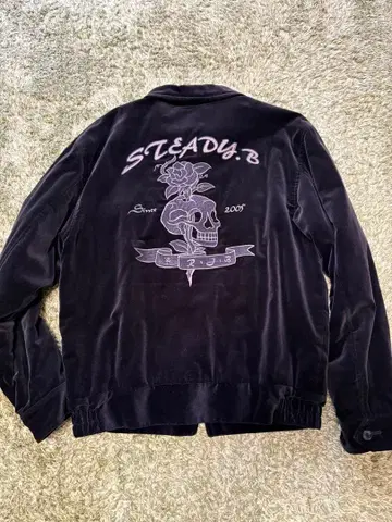 R.J.B 스컬 자수 벨벳 자켓 size40 미사용품