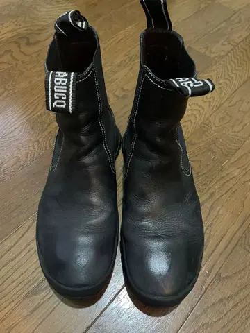 LABUCQ 블랙 사이드 고어 부츠