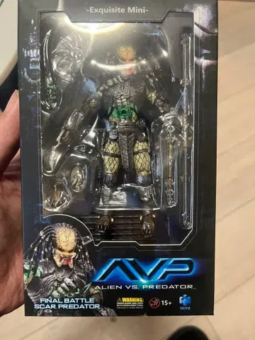 새상품 정품 AVP 1/18 SF 파이널 배틀 스카 프레데터