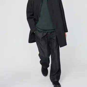 완판템 UNIQLO C 턱 스트레이트 팬츠 데님 블랙 76