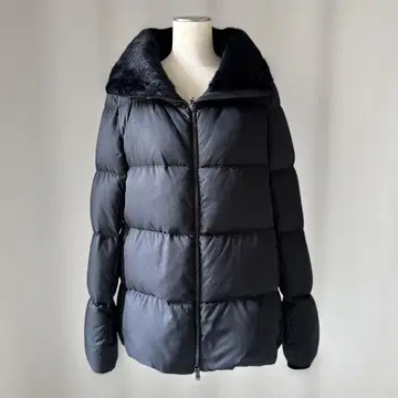 택 포함 새상품 HERNO 정가 174900엔 40 사이즈