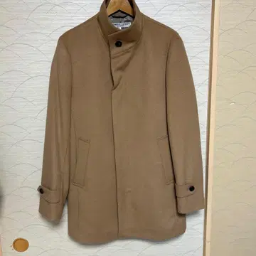 캐서린 햄넷 베이지 코트