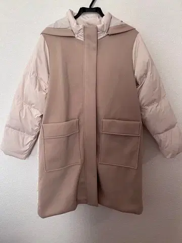 후드 부착 다운 자켓 베이지