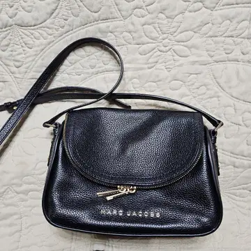 MARC JACOBS 블랙 가죽 숄더백