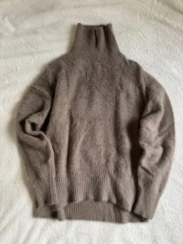 캐시미어 혼방 퍼 터틀넥 스웨터