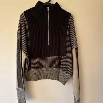 KBF 레이어드 하프 ZIP 니트