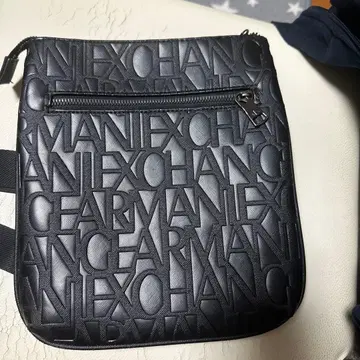 Armani Exchange 블랙 숄더백