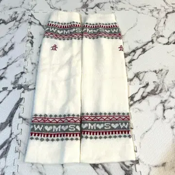 새상품급 먼싱웨어 골프 화이트 페어아일 패턴 레그 워머