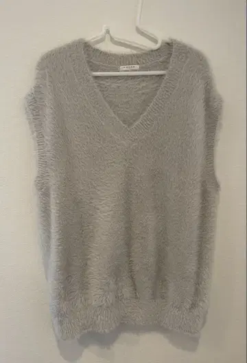 그레이 V넥 슬리브리스 니트 베스트