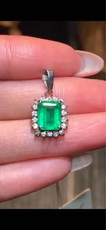 Pm900 에메랄드 펜던트