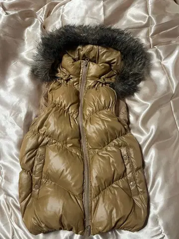 Gap 퍼 포함 다운 베스트