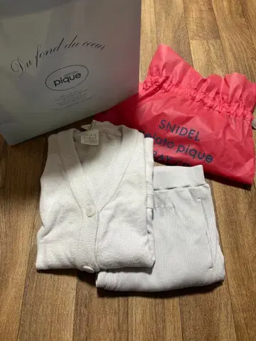 pique 라이트 라벤더 가디건 기프트 래핑