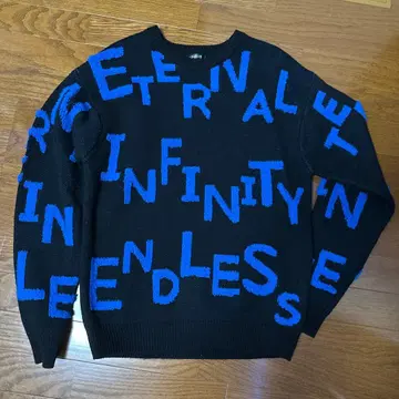 SUREVE 블랙 블루 문자 프린트 니트 스웨터