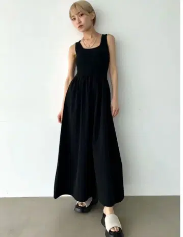 EMODA 나일론 도킹 니트 원피스 에모다