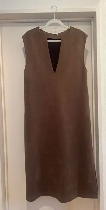 IT'S 브라운 V넥 오버롤 스커트