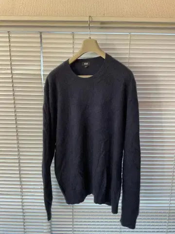 유니클로 캐시미어 스웨터 네이비