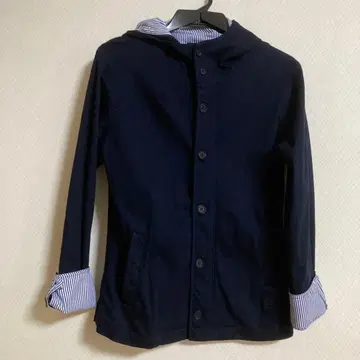 후드 부착 네이비 코트