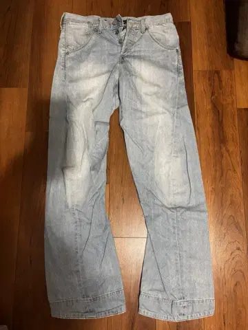 Levi's 엔지니어드 데님 28