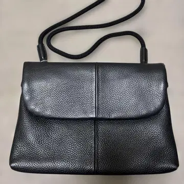 Fetia 가죽 클러치백 페티아 블랙