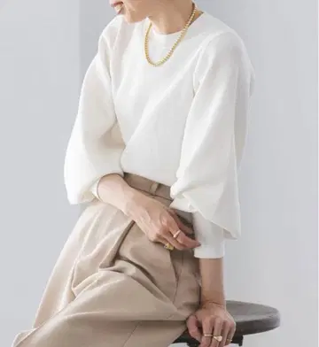 [노블] 벌룬 슬리브 롱 커프스 니트 화이트