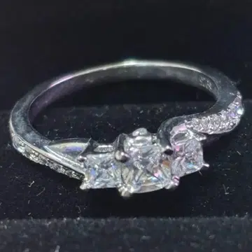 새상품급 엘레강트 3스톤 반지 9~11 사이즈 상당 액세서리 반지