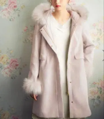 후드 부착 퍼 부착 롱 코트