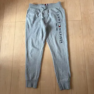 TOMMY HILFIGER 그레이 조거 팬츠