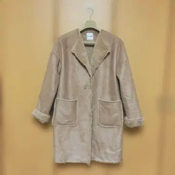 베이지 인조 모피 무스탕 코트