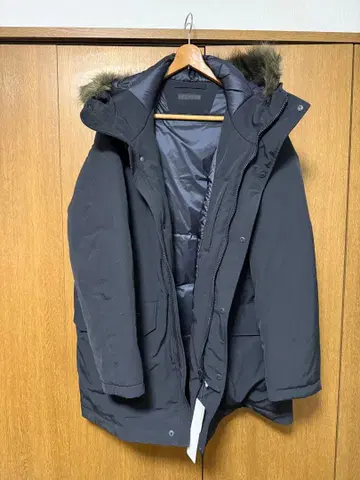 미사용 새상품 유니클로 다운 자켓 퍼 포함