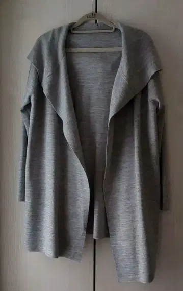 SOEJU 소주 후드 부착 가디건 그레이