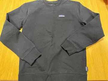 Patagonia 블랙 크루넥 트레이닝복