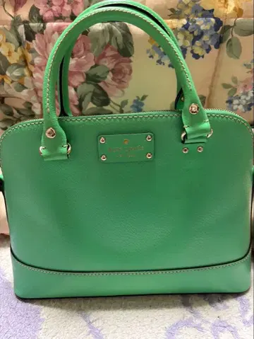 미사용품 민트 그린 가죽 핸드백