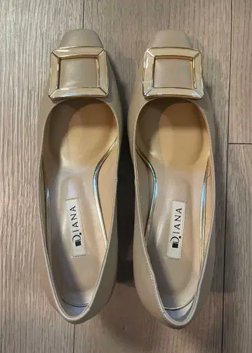 DIANA 다이애나 펌프스 다크 베이지 스무스 24.5cm