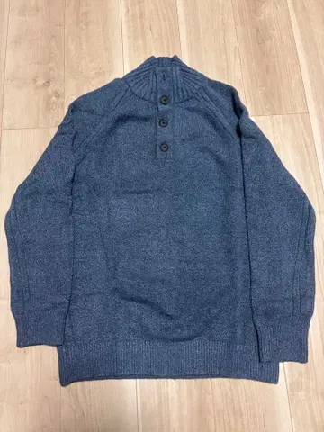 BANANA REPUBLIC 버튼 포함 하이넥 니트 L