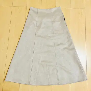 내추럴 뷰티 베이직 플레어 스커트