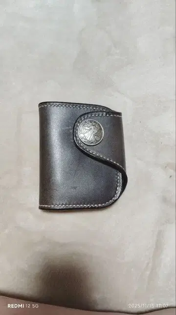 다크 브라운 가죽 접이식 지갑