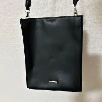 HARE 컴팩트 숄더백 블랙