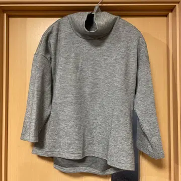 MERVELLE H. 그레이 터틀넥 긴팔