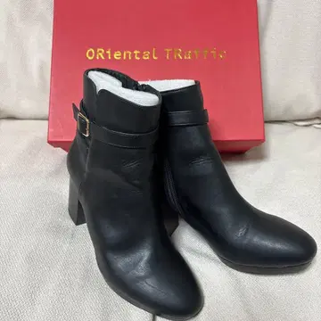 Oriental Traffic 블랙 가죽 숏부츠