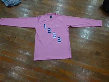 핑크 긴팔 셔츠 숫자 프린트