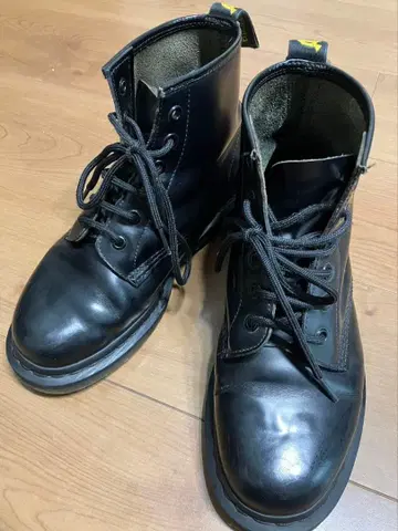 닥터마틴 6홀 uk7