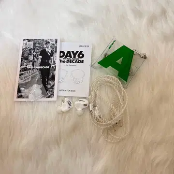 DAY6 영케이 이어모니터