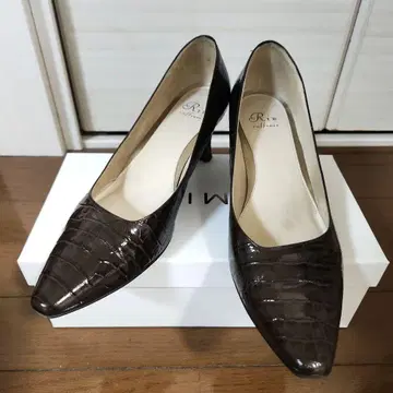 RiZ RAFFINEE 다크 브라운 에나멜 펌프스 24EE