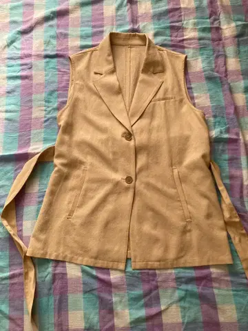 AZUL by MOUSSY 베이지 슬리브리스 베스트