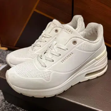 SKECHERS 통굽 스니커즈 23.5