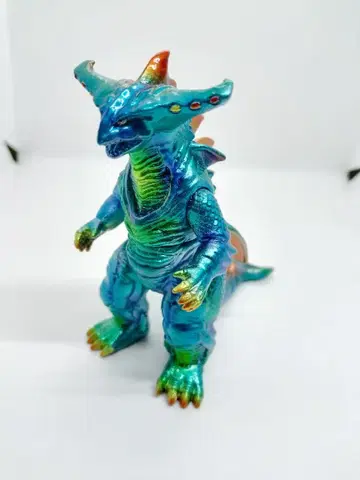 울트라맨 소프트 비닐 라골라스 리페인트