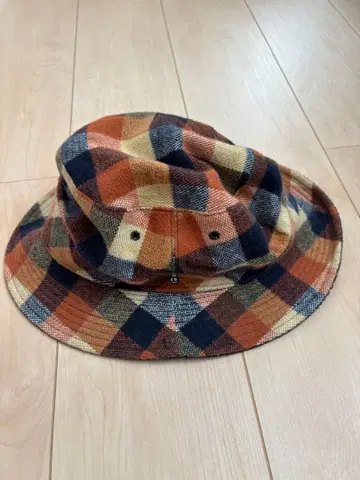 먼싱웨어 햇 리버서블 체크 블랙