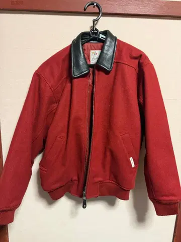 빨간색 울 합성 피혁 자켓 짧은 기장 구제 의류