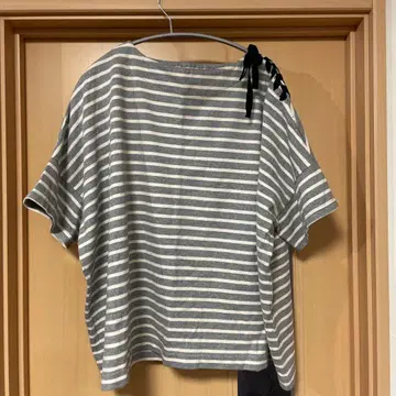 une auire 스트라이프 패턴 5부 소매 상의