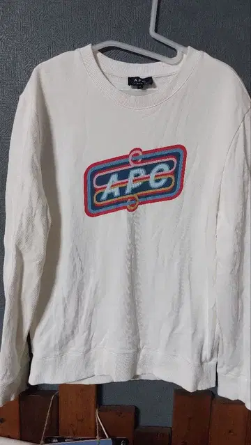 A.P.C 콜라보 맨투맨 트레이닝복